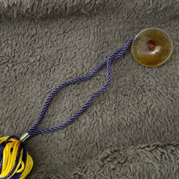 Navy and yellow gold suction cup tassel - Picture 8 of 10